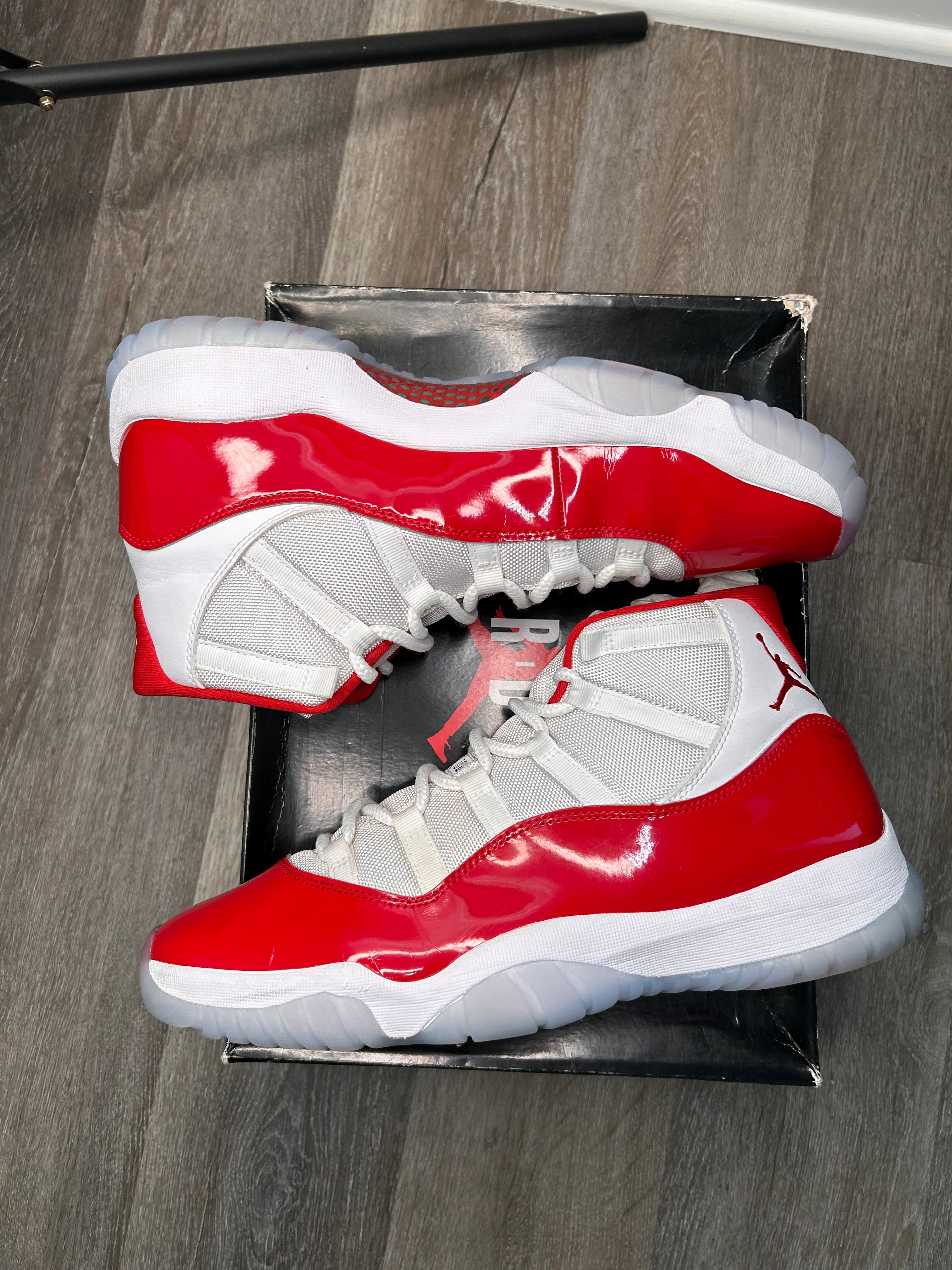 Nike air Jordan retro 11 XI cherry (2023) size 13 men’s