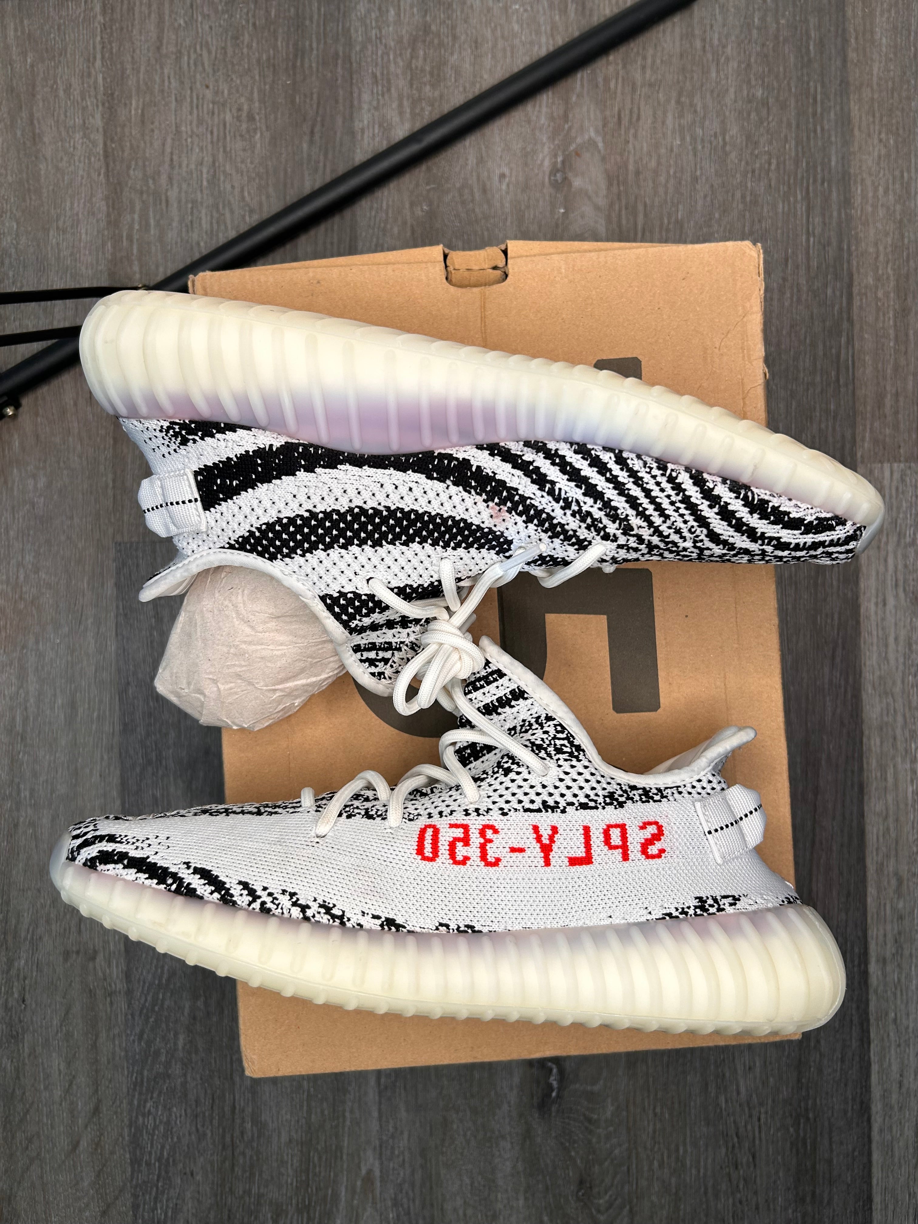 Adidas Yeezy 350 ZEBRA (2022) size 10.5