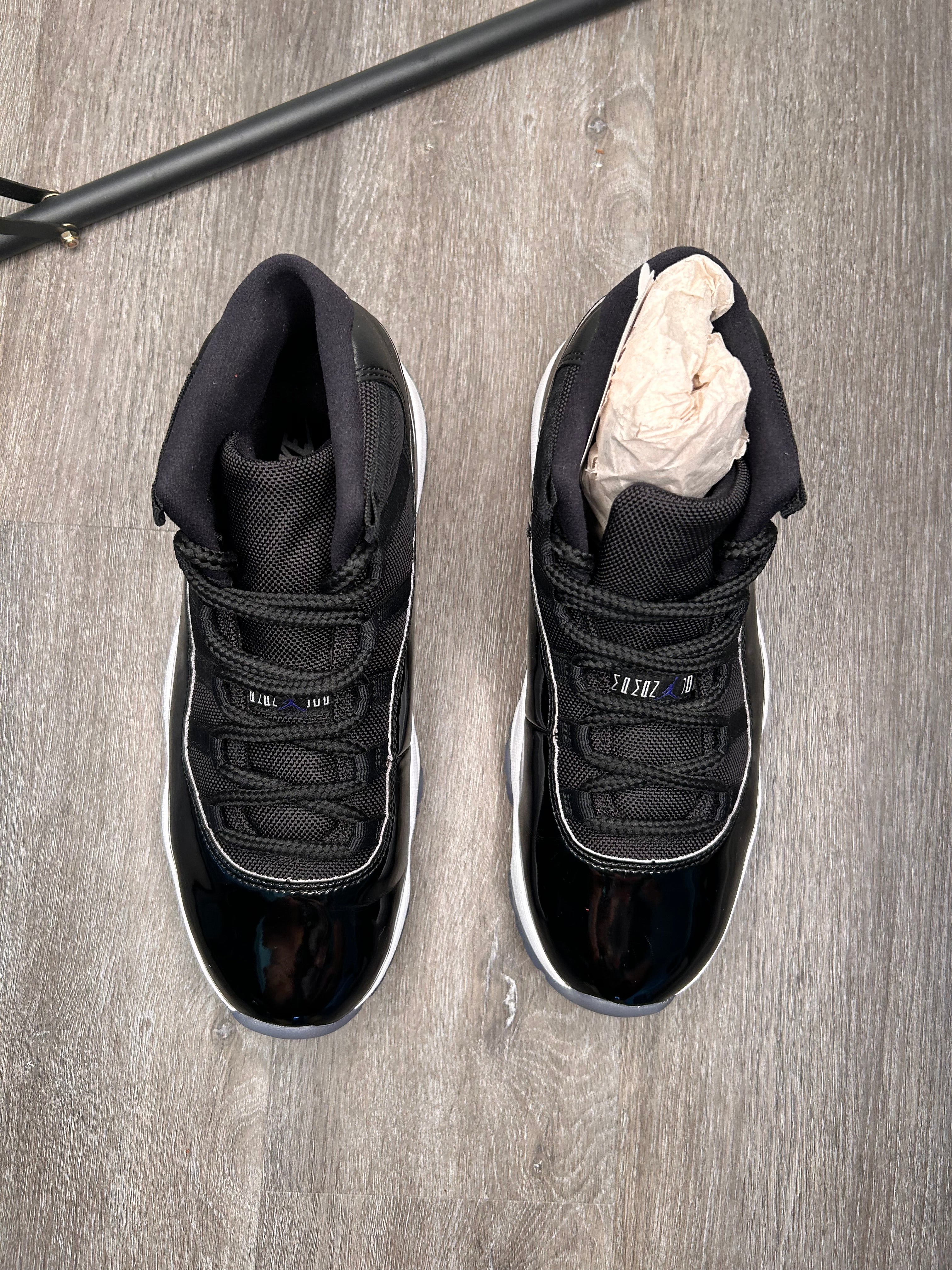 Nike Air Jordan retro 11 space jam size 9 men’s  ￼