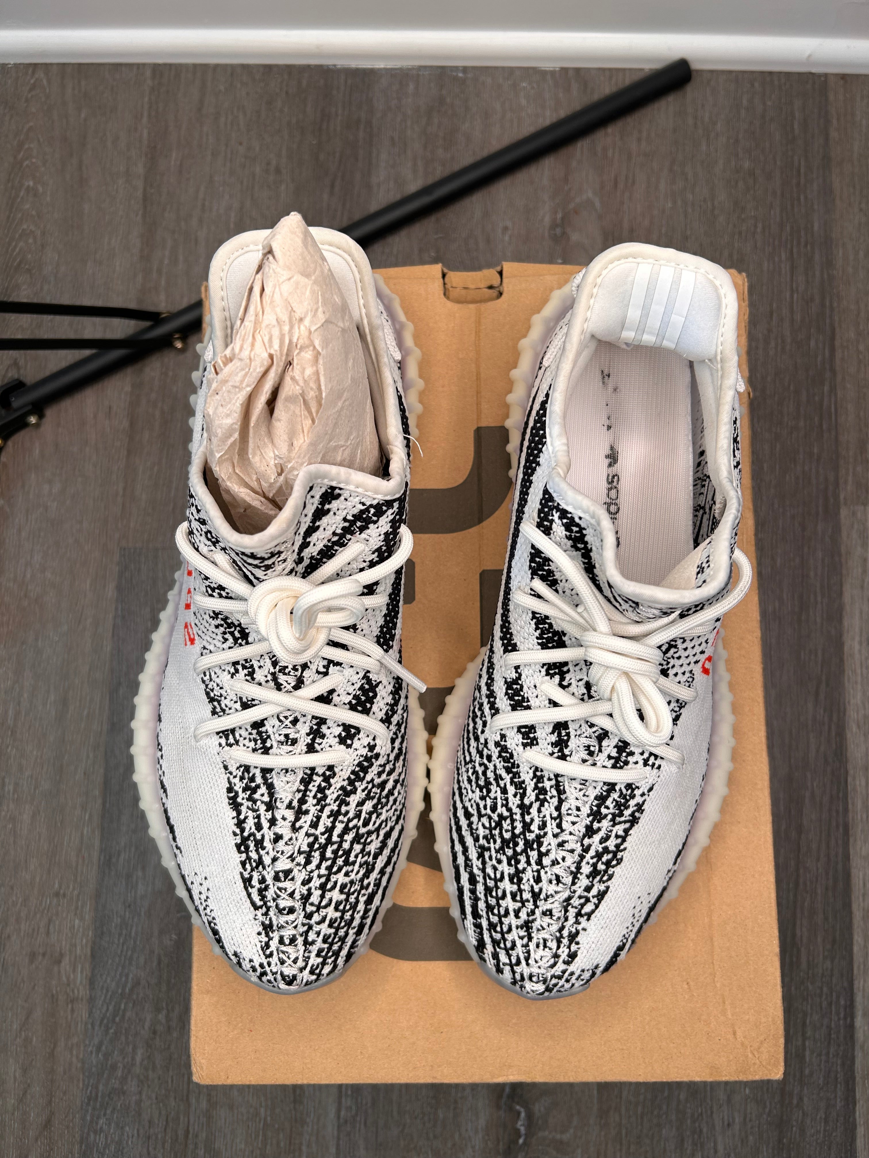 Adidas Yeezy 350 ZEBRA (2022) size 10.5