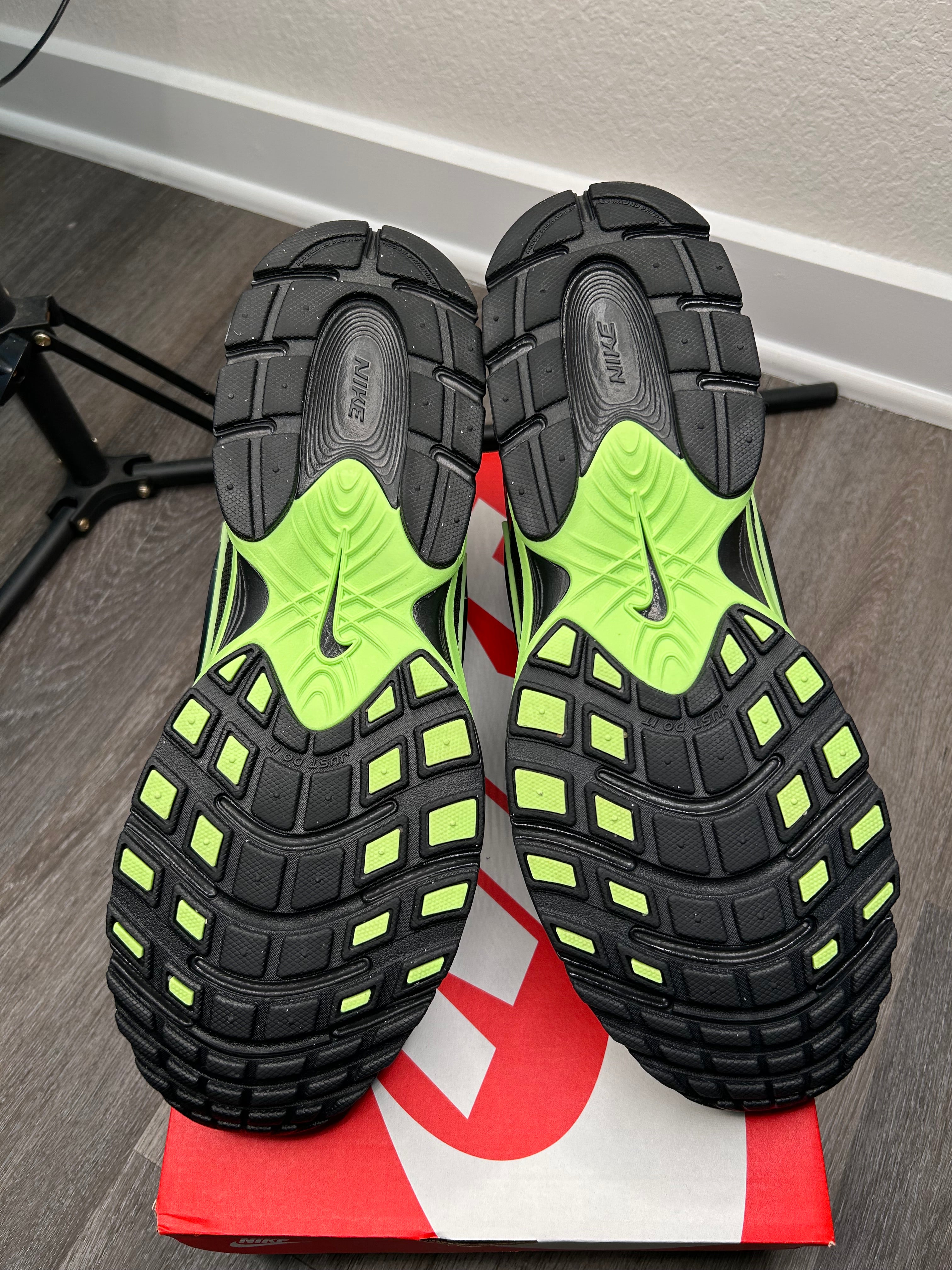 Size 13 - Nike V5 RNR LIME BLAST HJ5228-005