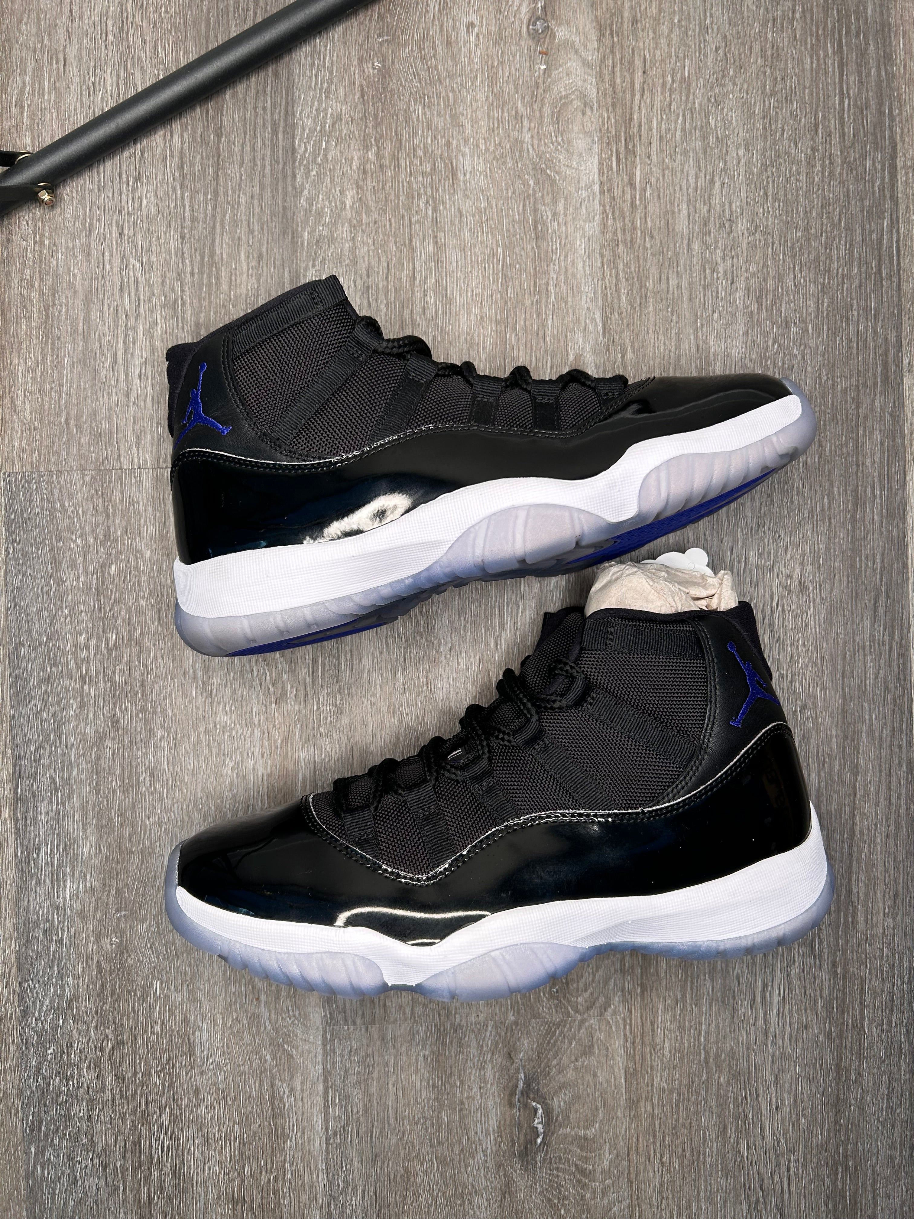 Nike Air Jordan retro 11 space jam size 9 men’s  ￼