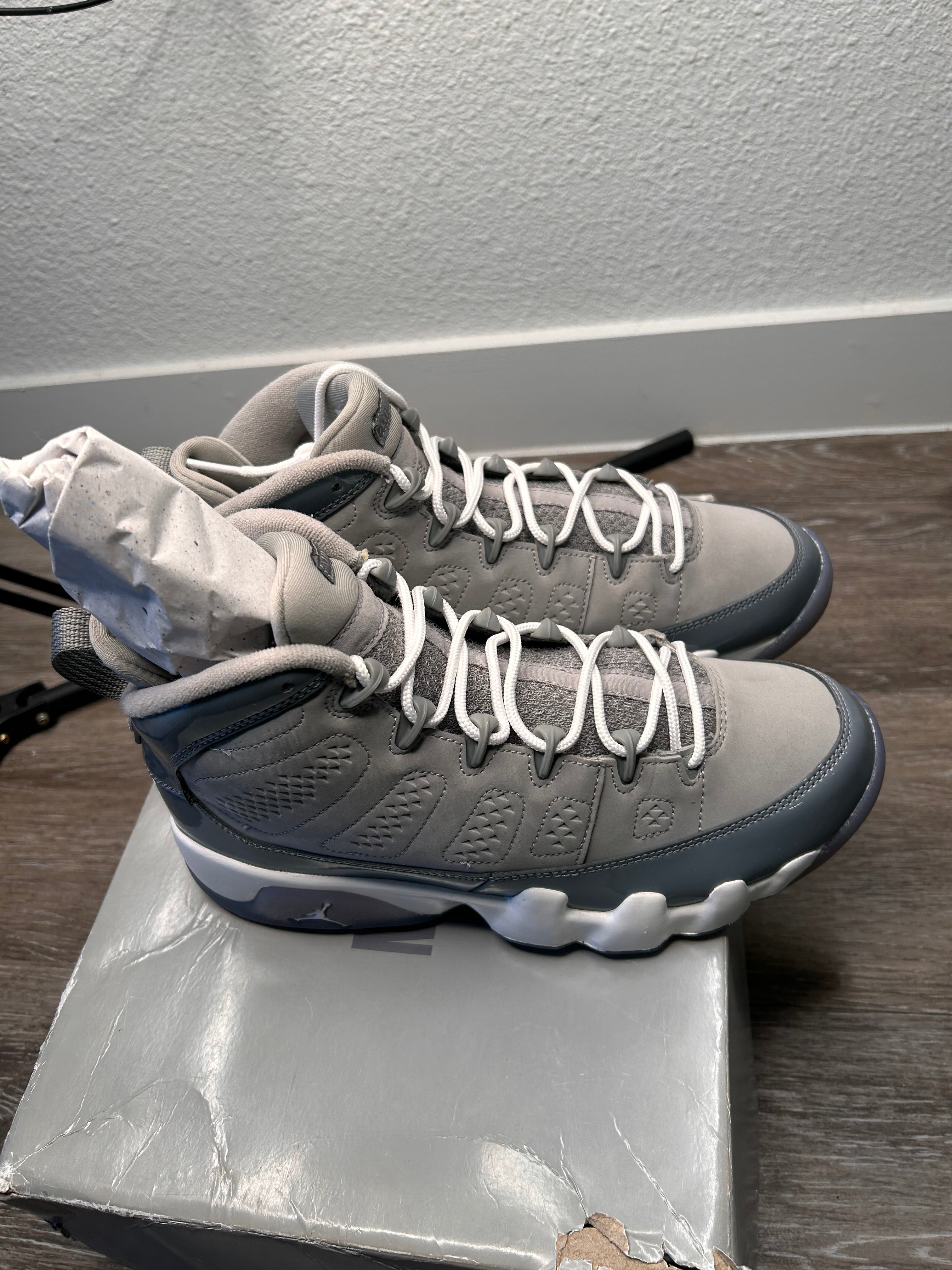 Nike (2025) Air Jordan 9 Retro (GS) Cool Grey HV4574-011 Size 7Y