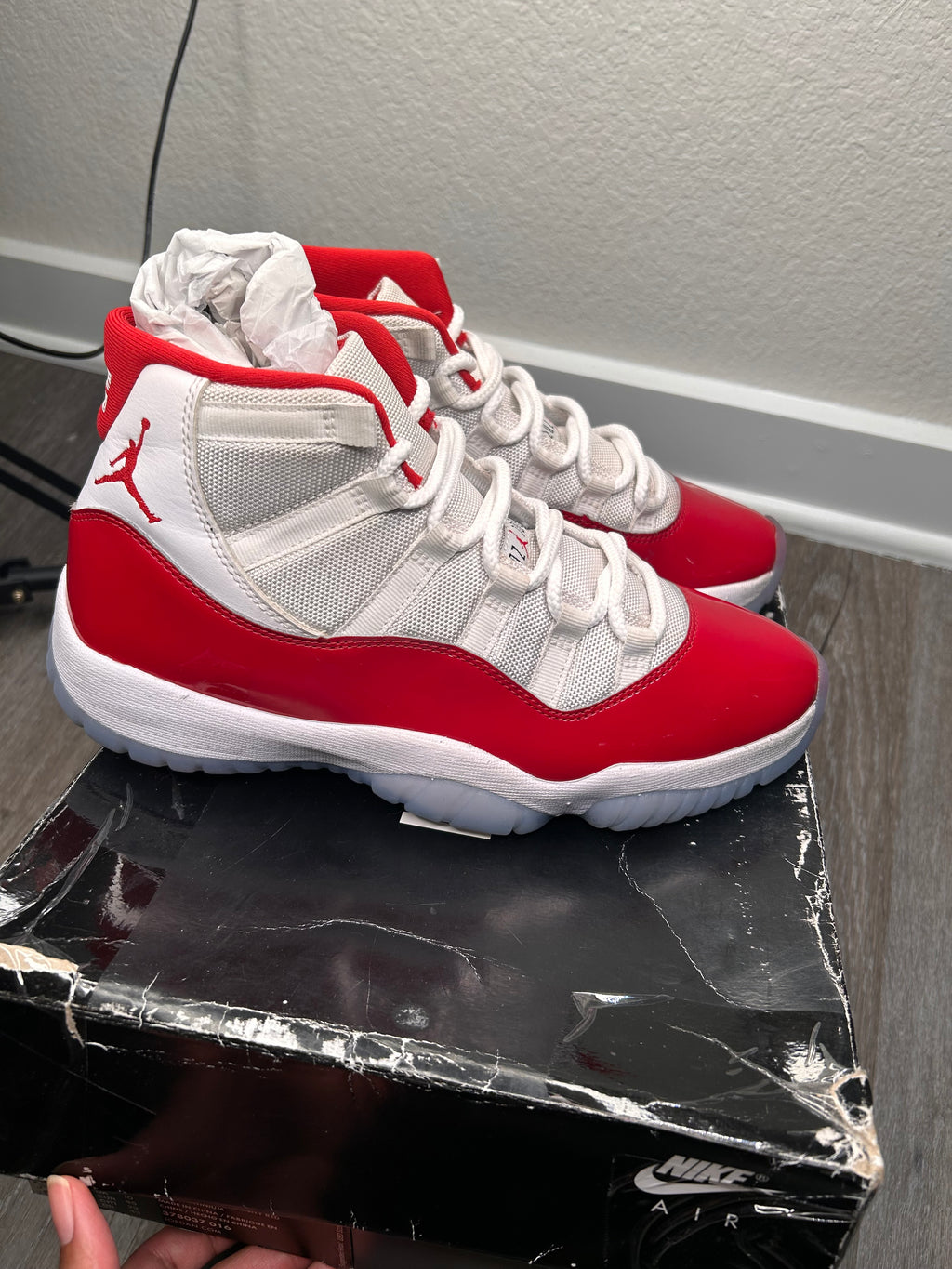 Size 8.5 Nike air Jordan retro 11 CHERRY (2022)