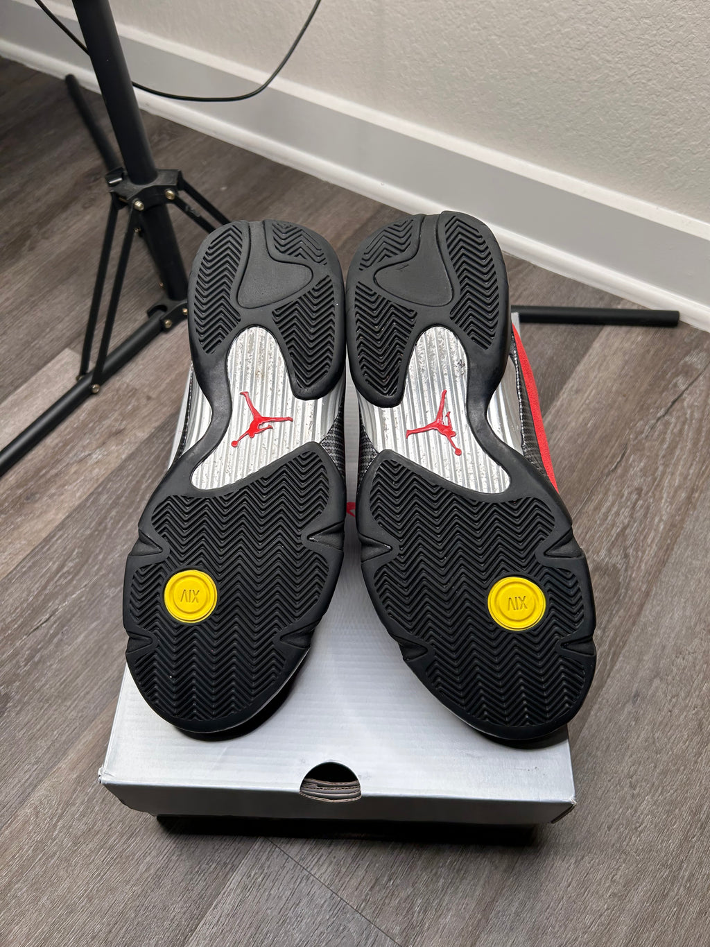 Size 9.5 Nike Air Jordan 14 Retro Ferrari 2025 Red Mens IF5015