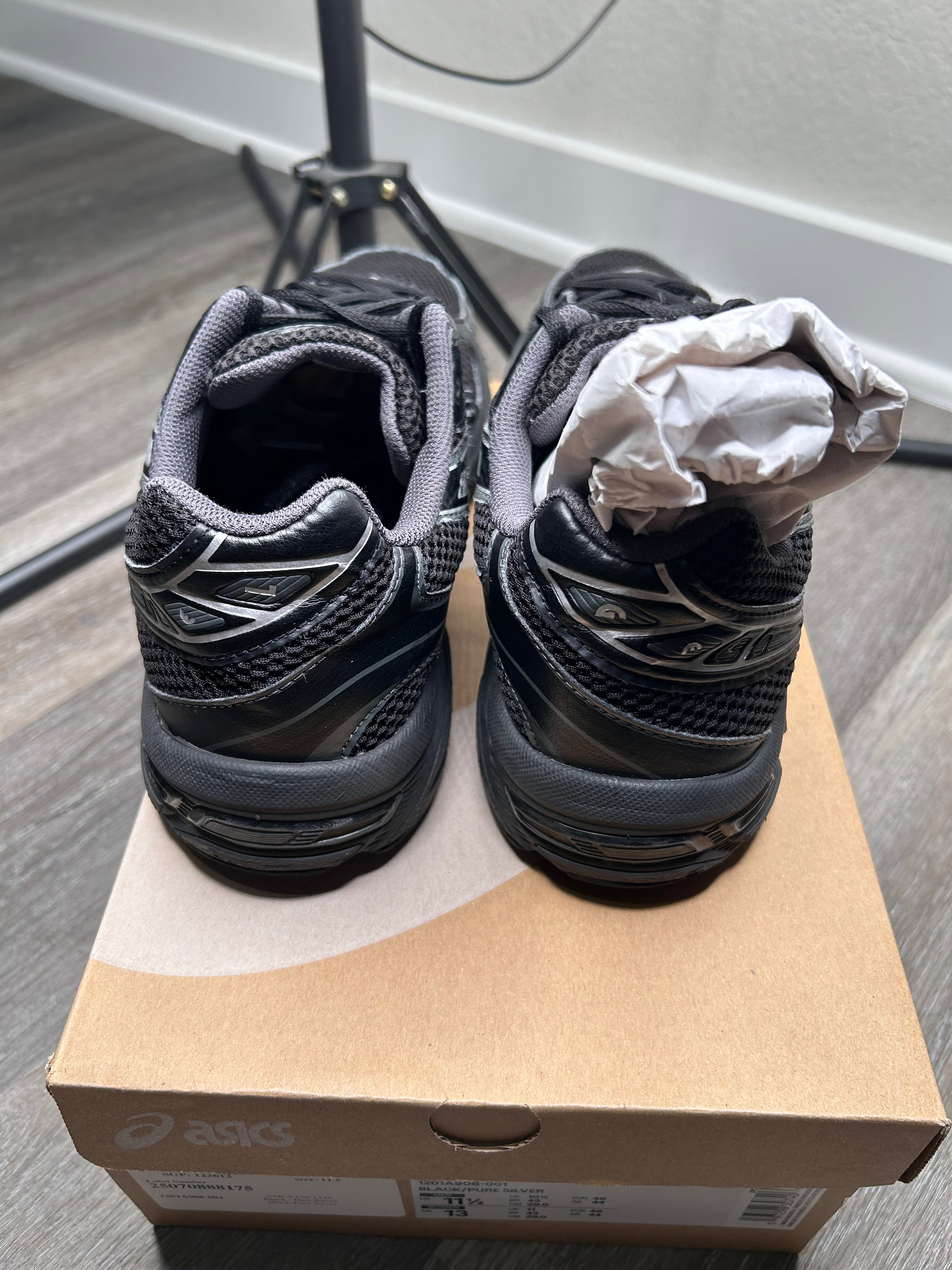 Size 10 ASICS Men's Gel-1130 Black/Pure Silver 1201A906-001