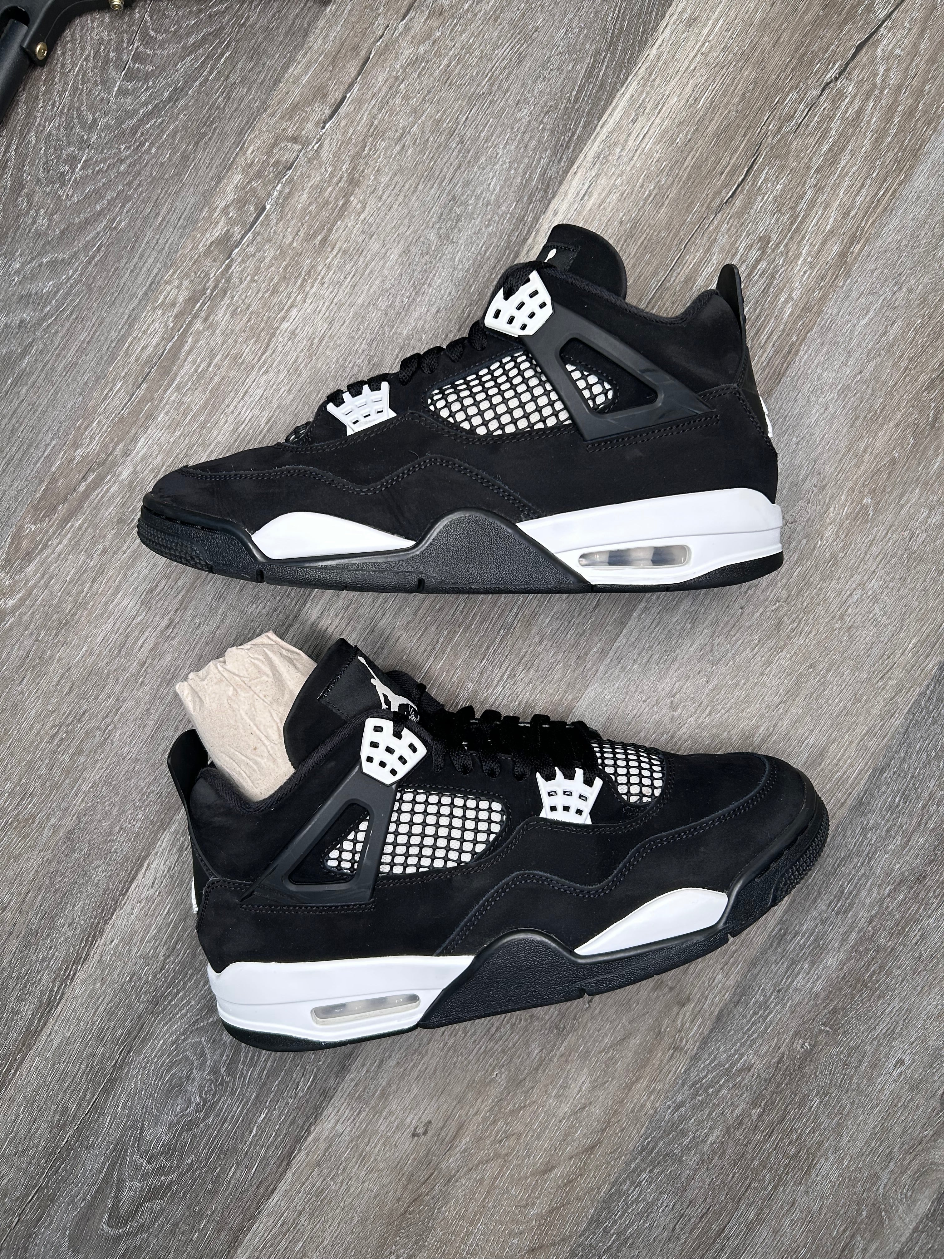 Size 10.5 - Jordan 4 Retro White Thunder Black (2024) FQ8138-001