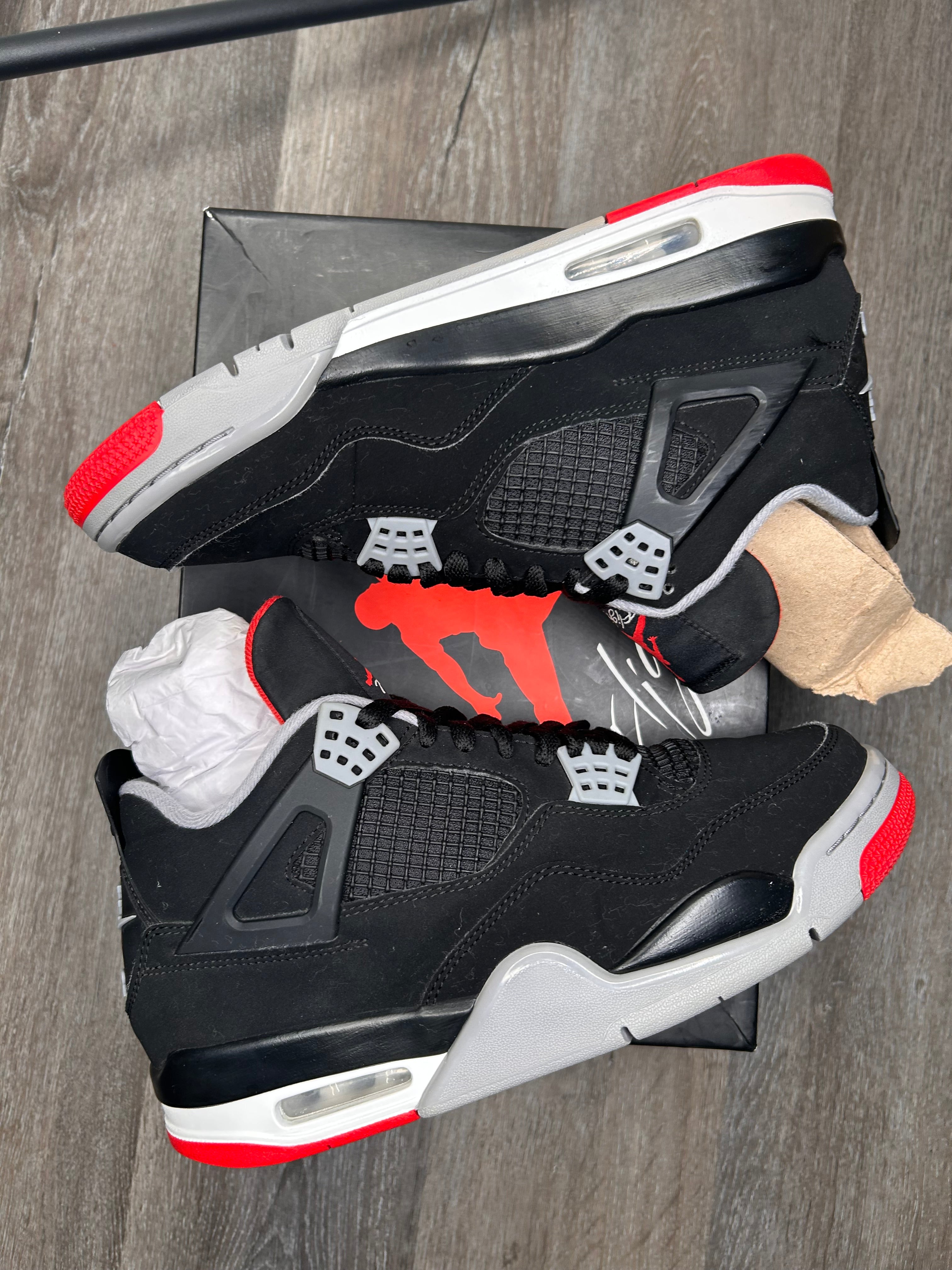 Size 9 Nike air Jordan retro 4 BRED (2019)