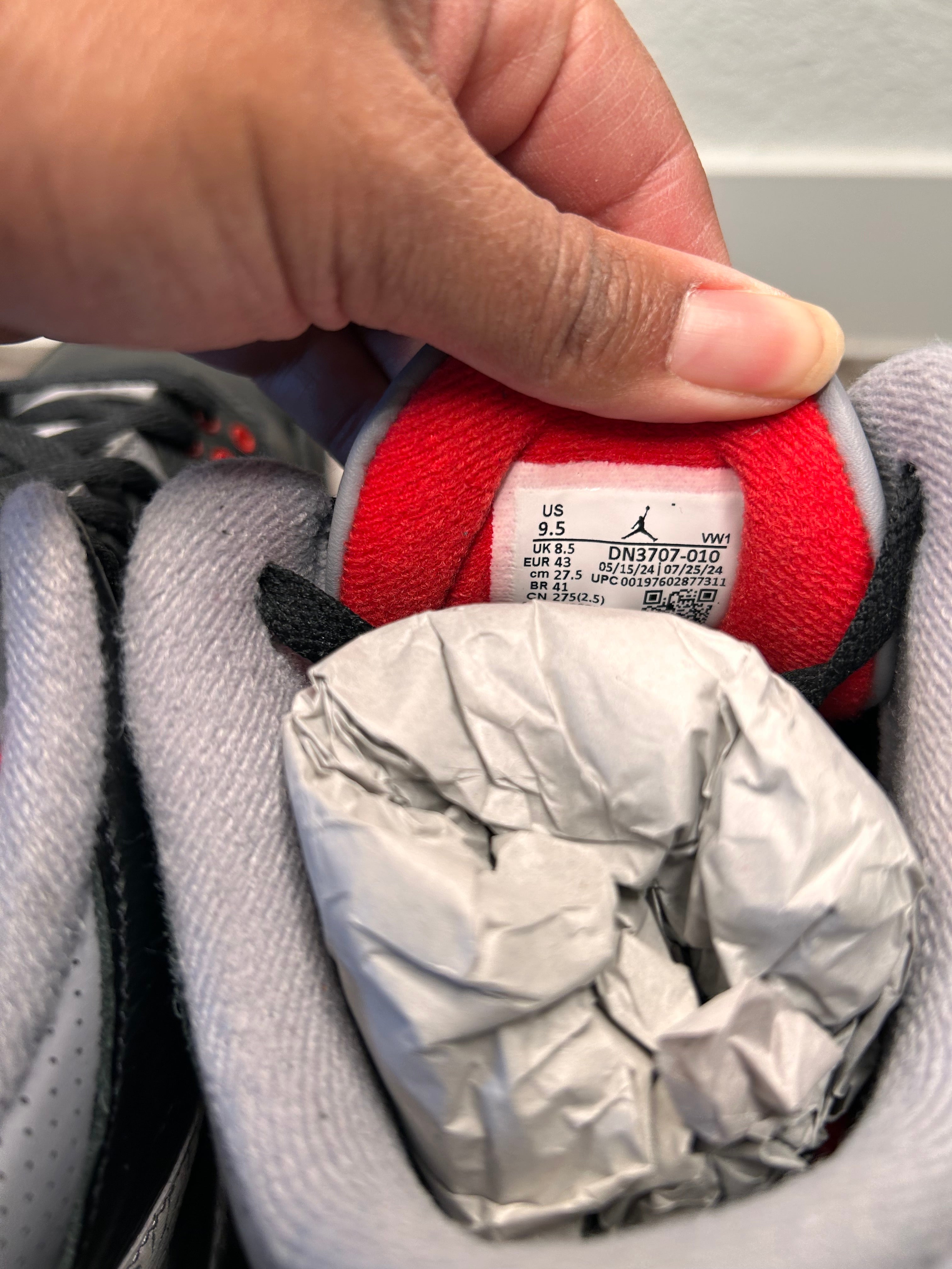 Size 9.5 - Air Jordan 3 Retro OG (2024) Black Cement