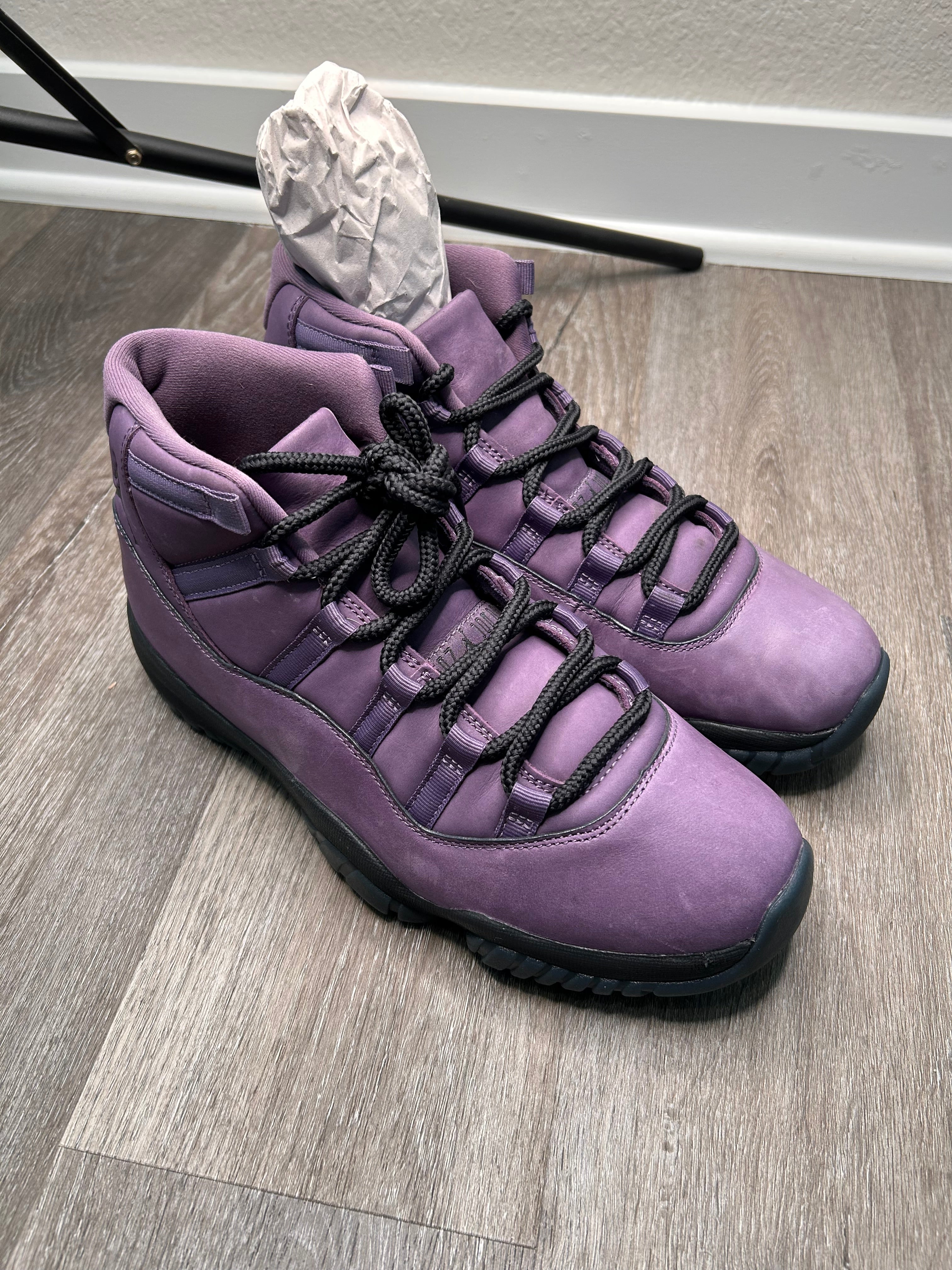 Size 10 Nike air Jordan retro 11 MOJAVE (2025) men’s