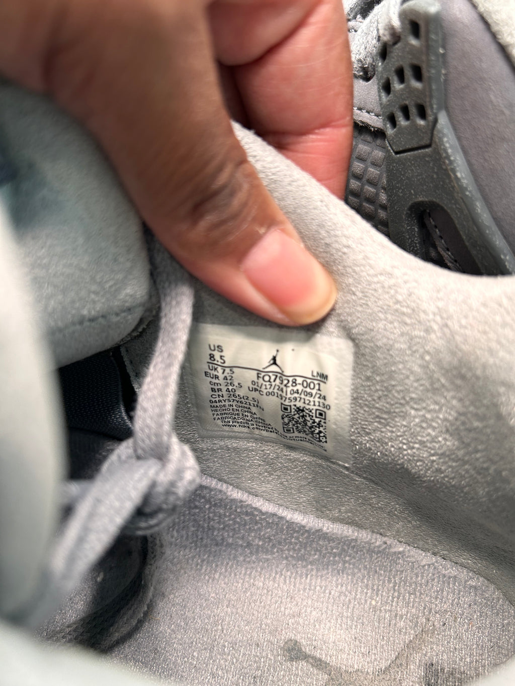 Size 8.5 Nike air retro Jordan 4 wet cement (2024) mens