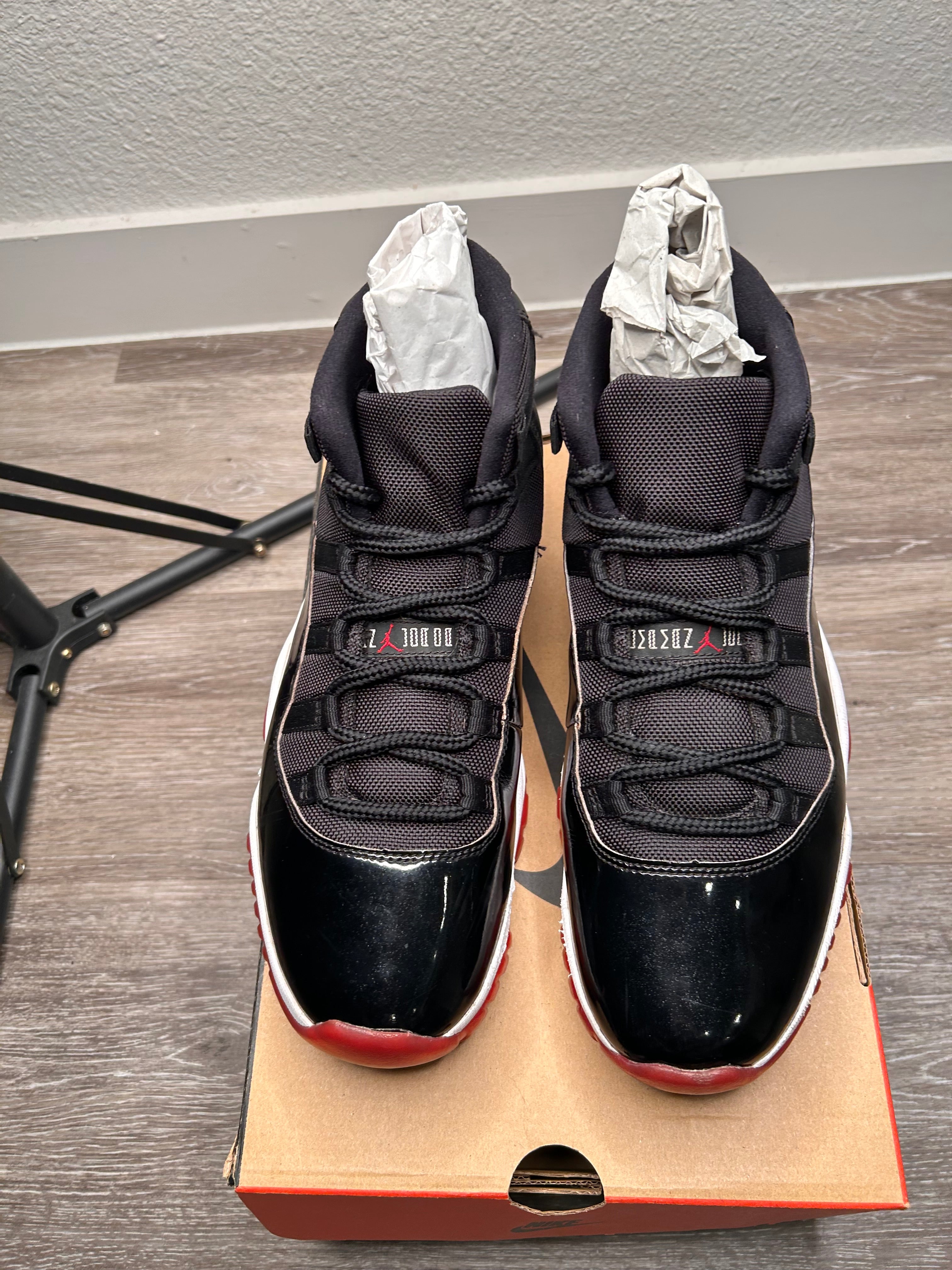 Nike Air Jordan 11 Retro (2019) Size 10 Bred 378037-061 size 10 men’s