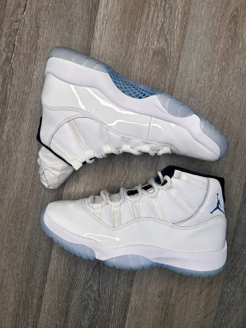 Size 8.5 Nike air Jordan retro 11 LEGEND BLUE (2024)