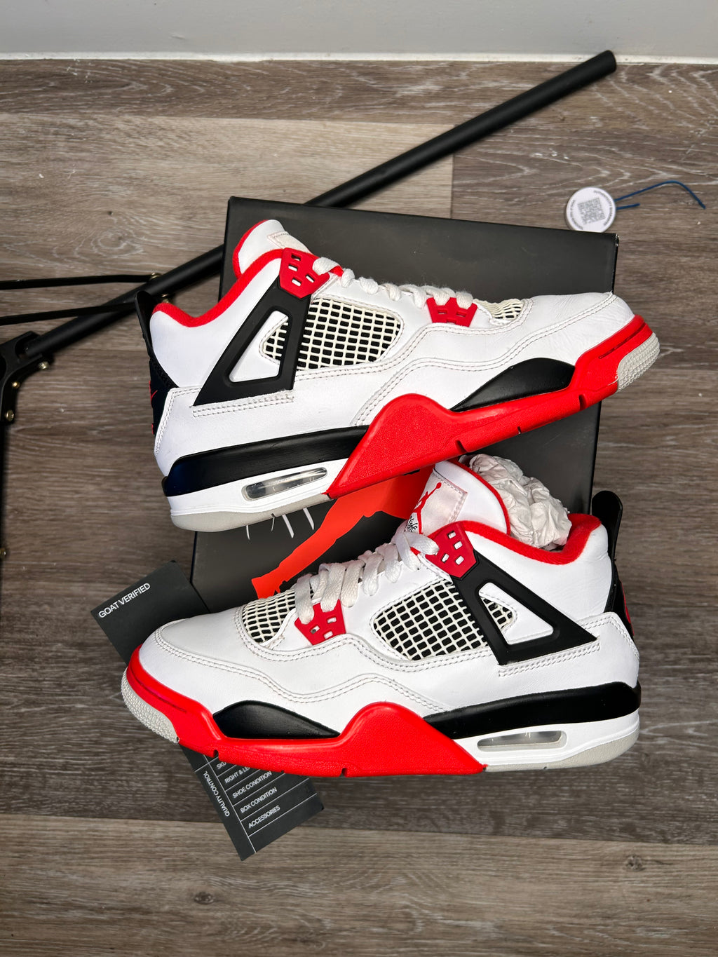 Size 7Y- NIKE AIR Jordan 4 Retro OG Mid Fire Red (2020)