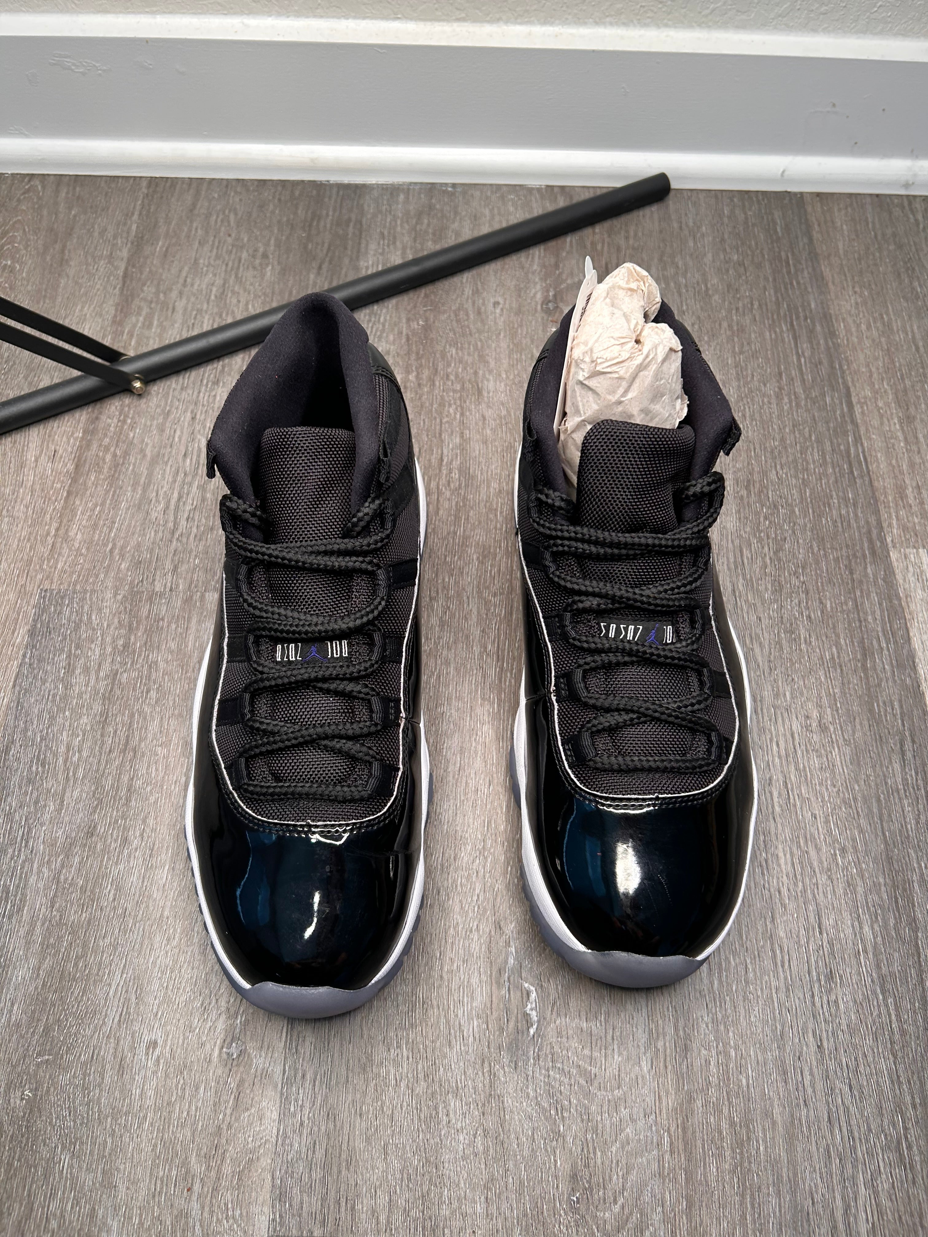 Nike Air Jordan retro 11 space jam size 9 men’s  ￼