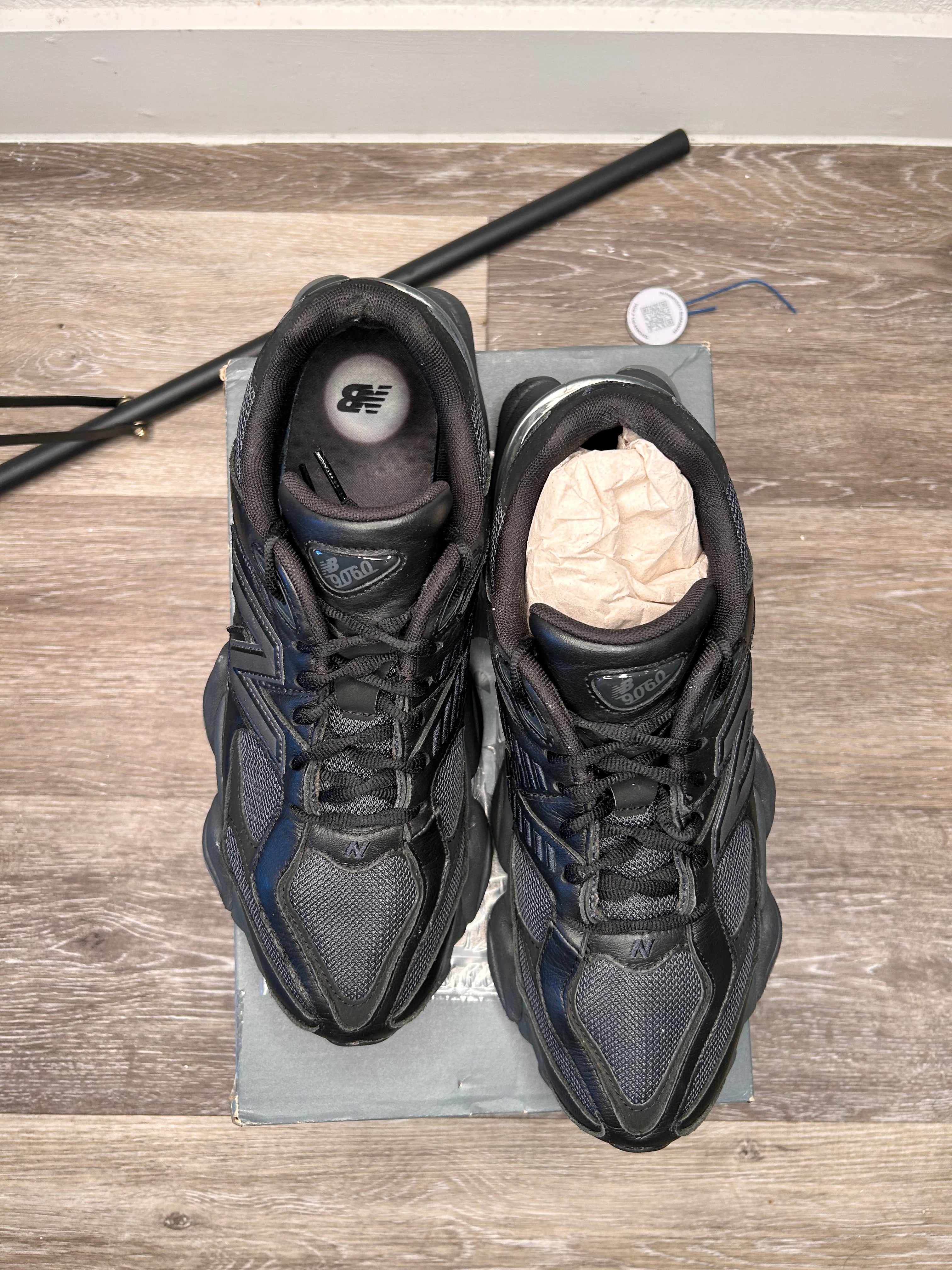 Size 11 New Balance 9060  Men Shoe Running Sneaker Leather Black  - U9060NRI (2023)