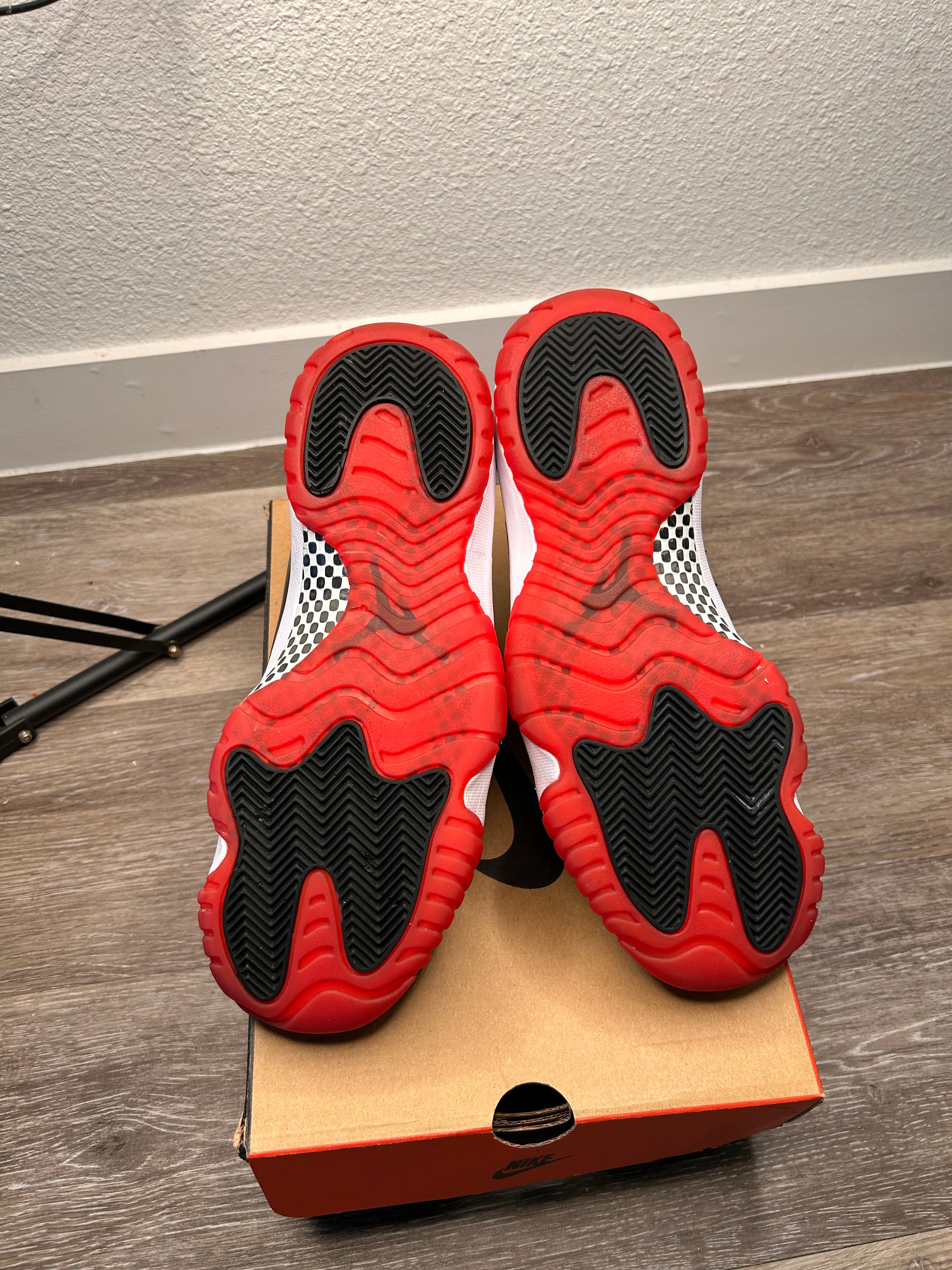 Nike Air Jordan 11 Bred (2019) Men's Size 9.5