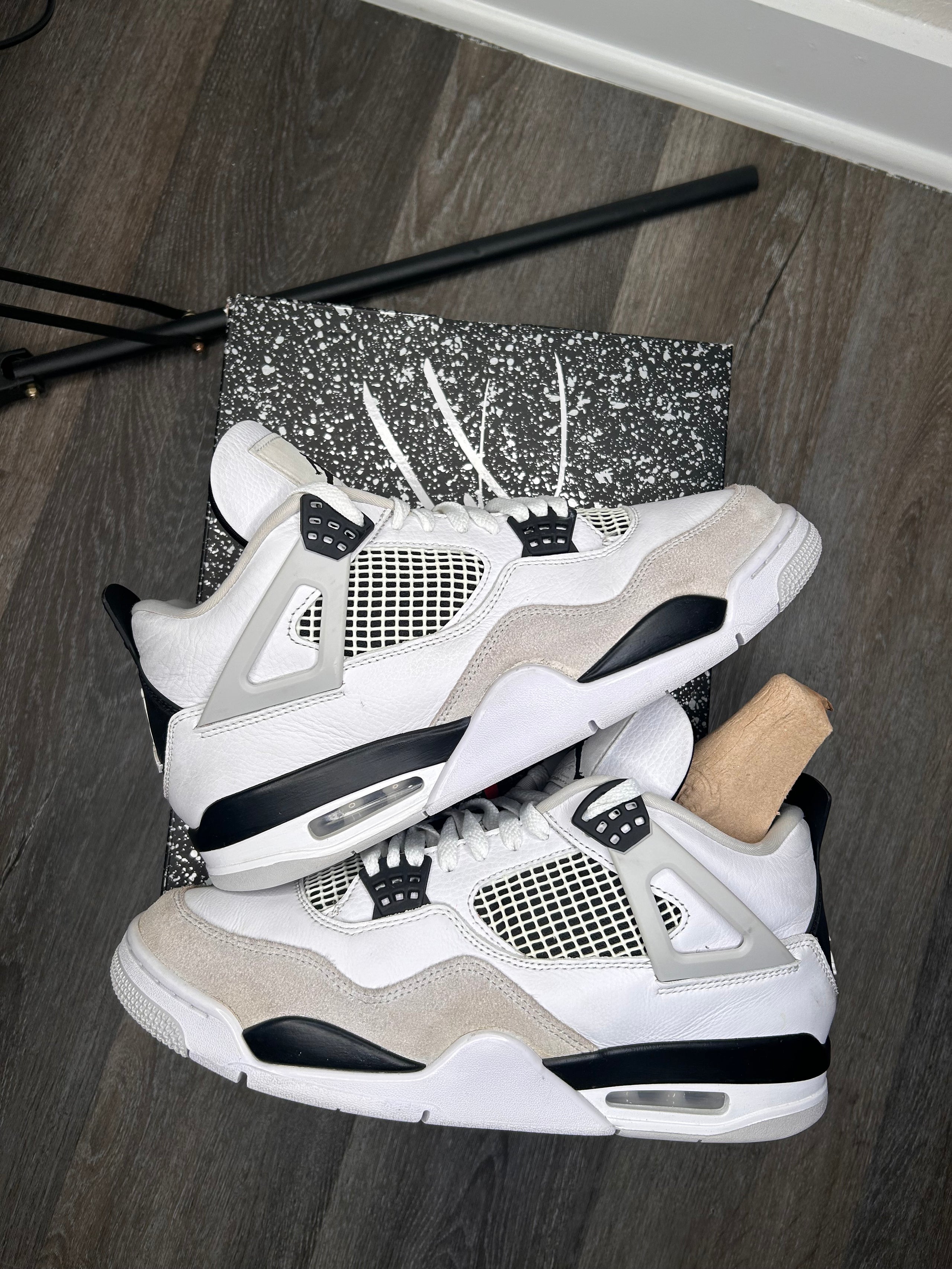 Size 10.5 Nike air Jordan retro 4 MILITARY BLACK