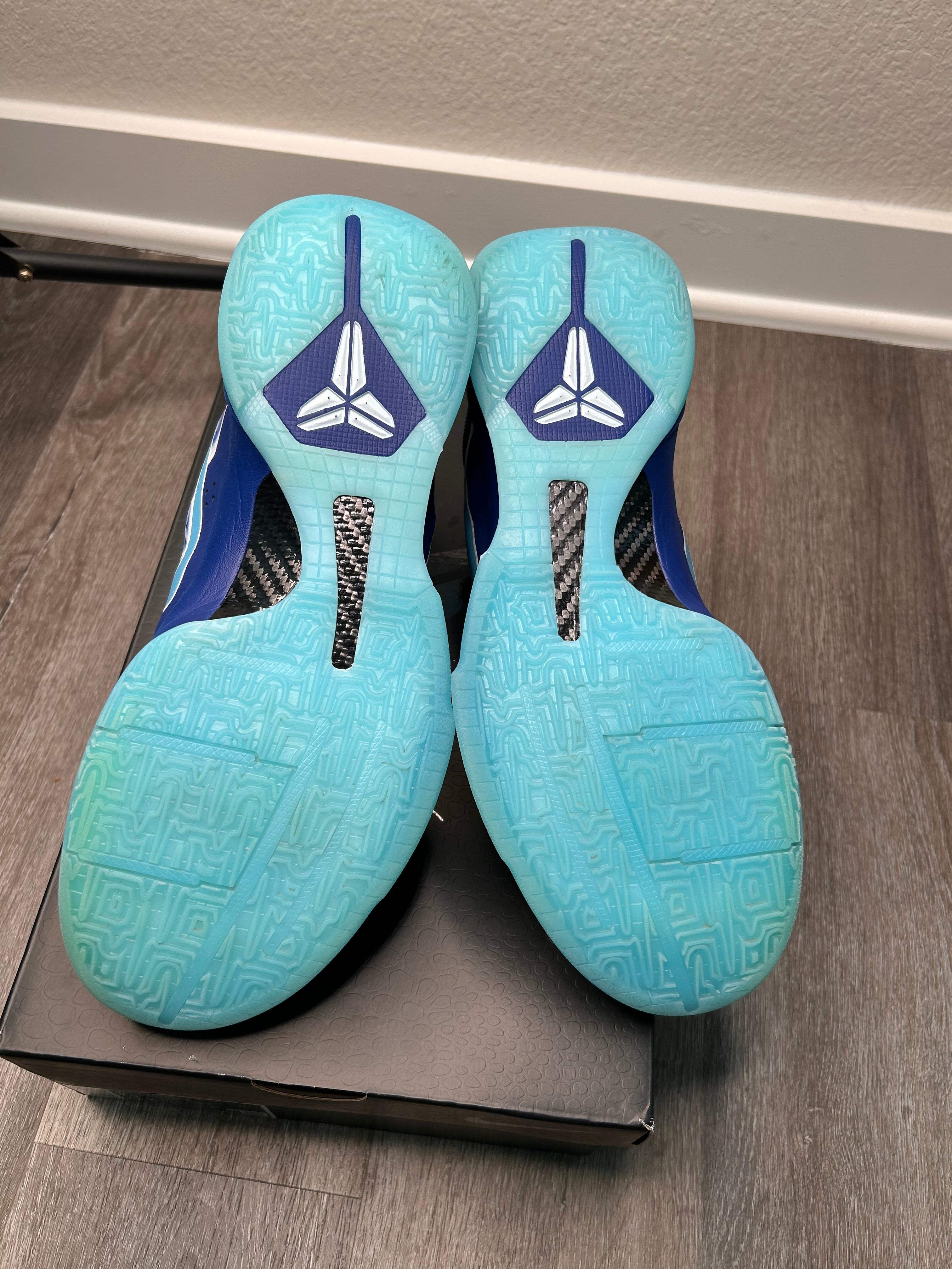 Nike Kobe 5 Skelton/ Xray Protro men’s size 10