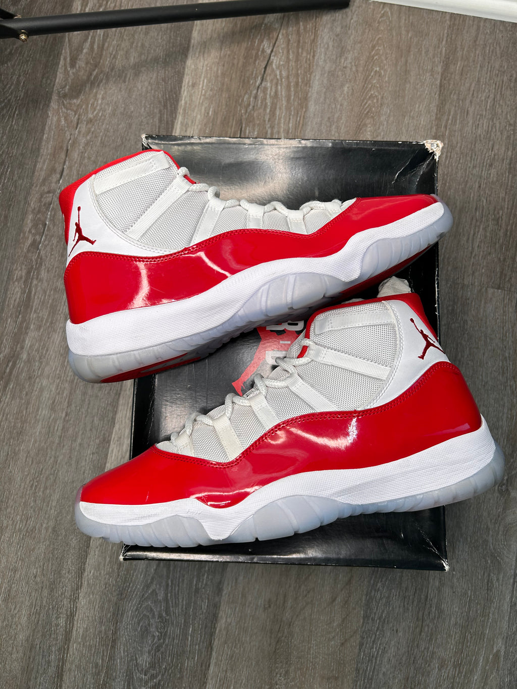 Nike air Jordan retro 11 XI cherry (2023) size 13 men’s