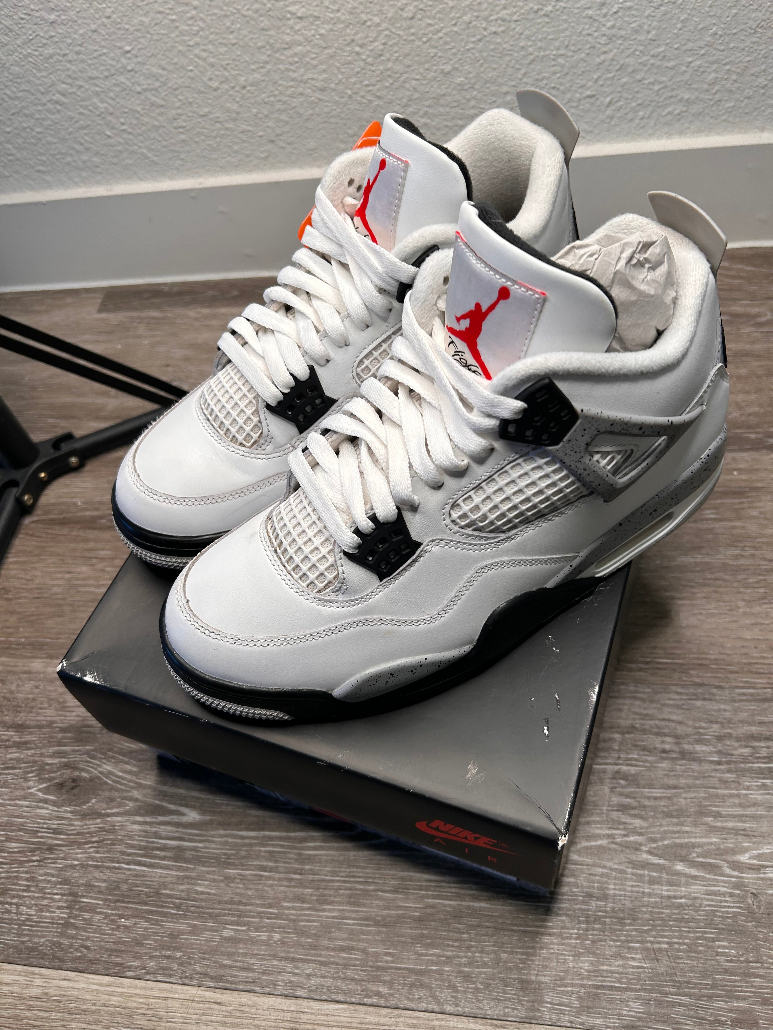 Nike Air Retro Jordan 4 Retro White Cement Og (2025) Size 8.5 Mens