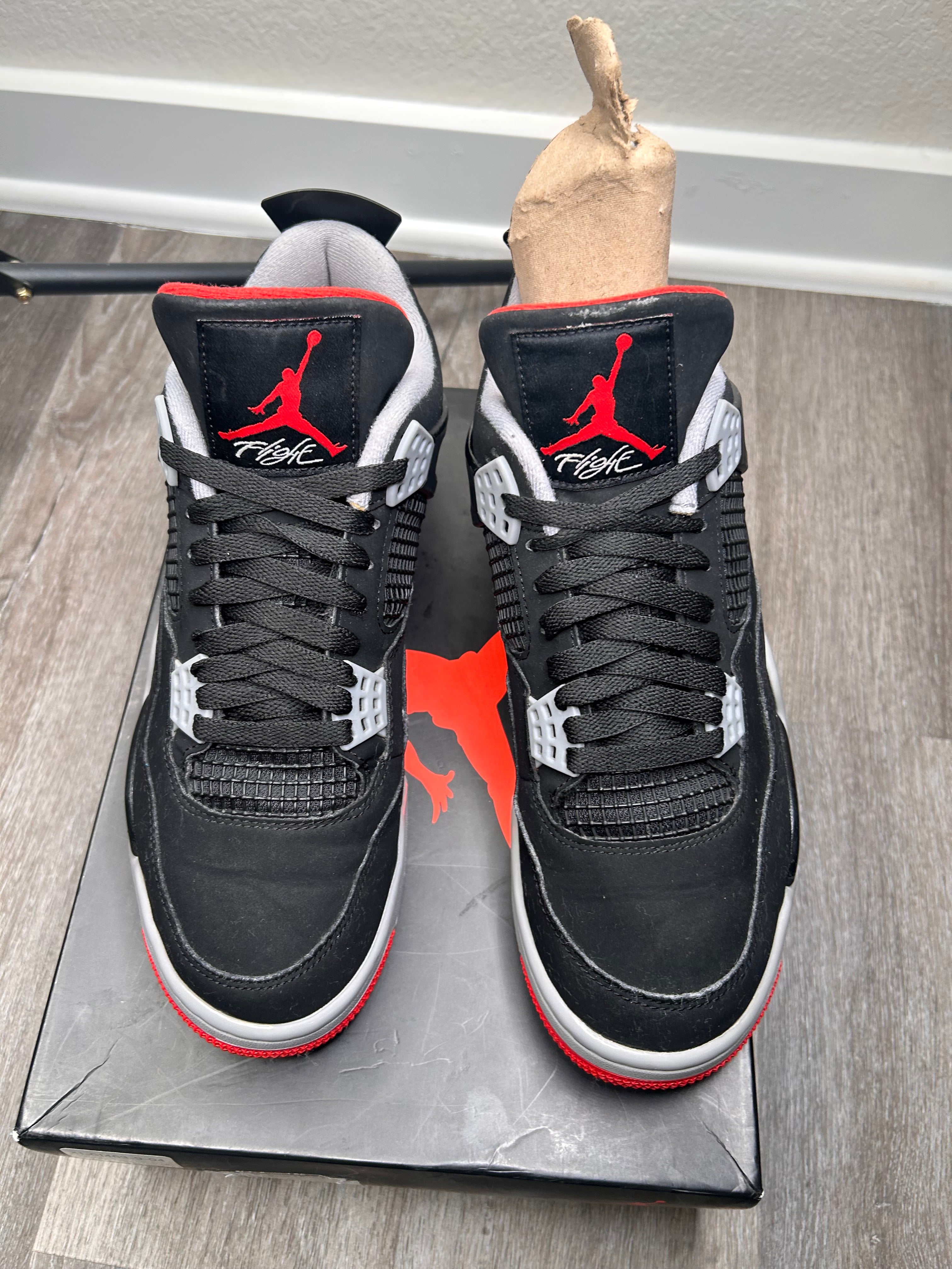 Size 9 Nike air Jordan retro 4 BRED (2019)