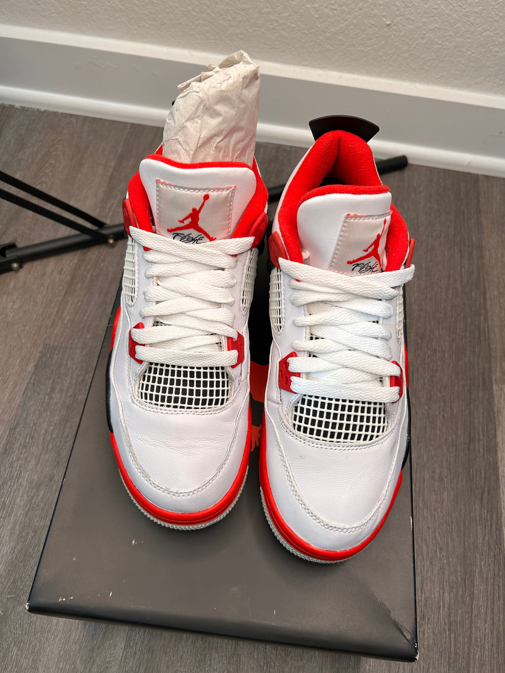 Nike Air Jordan retro 4 size 7Y fire red (2020)