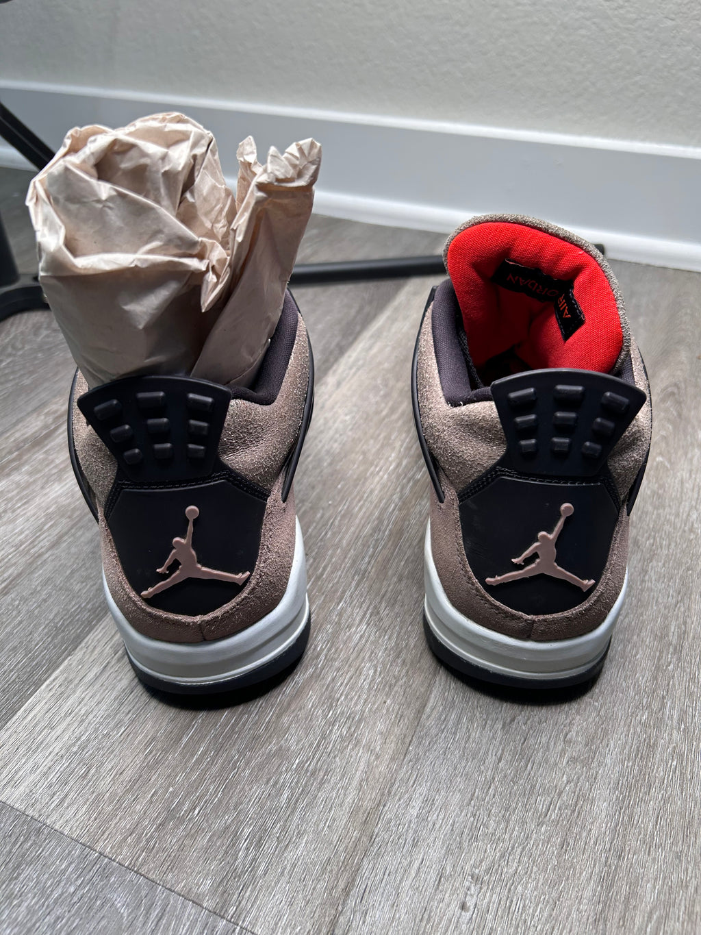 Size 9 - Jordan 4 Retro Taupe Haze (2021) DB0732-200