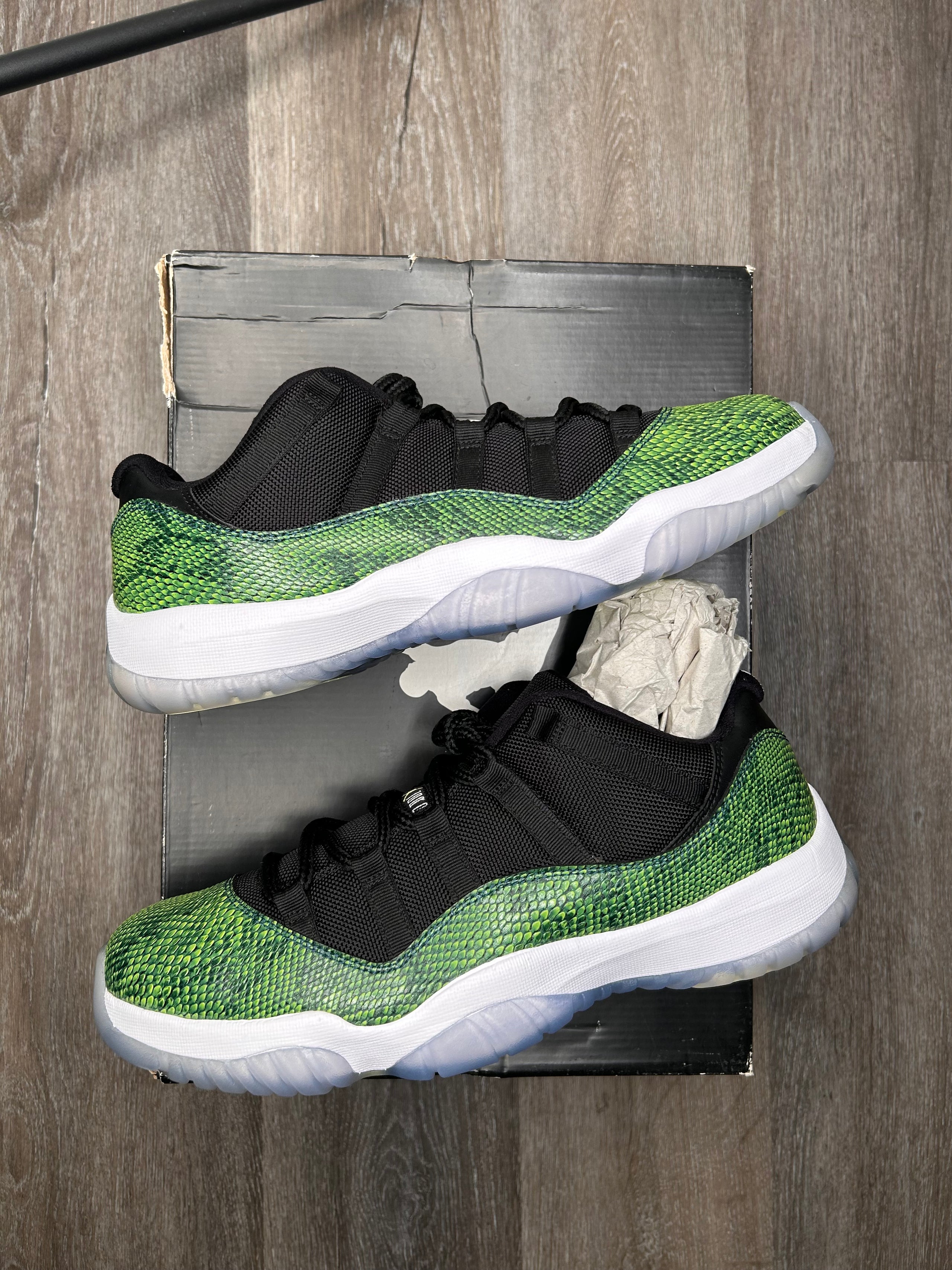 Nike air Jordan 11 XI low (2014) SNAKESKIN VOLT size 11