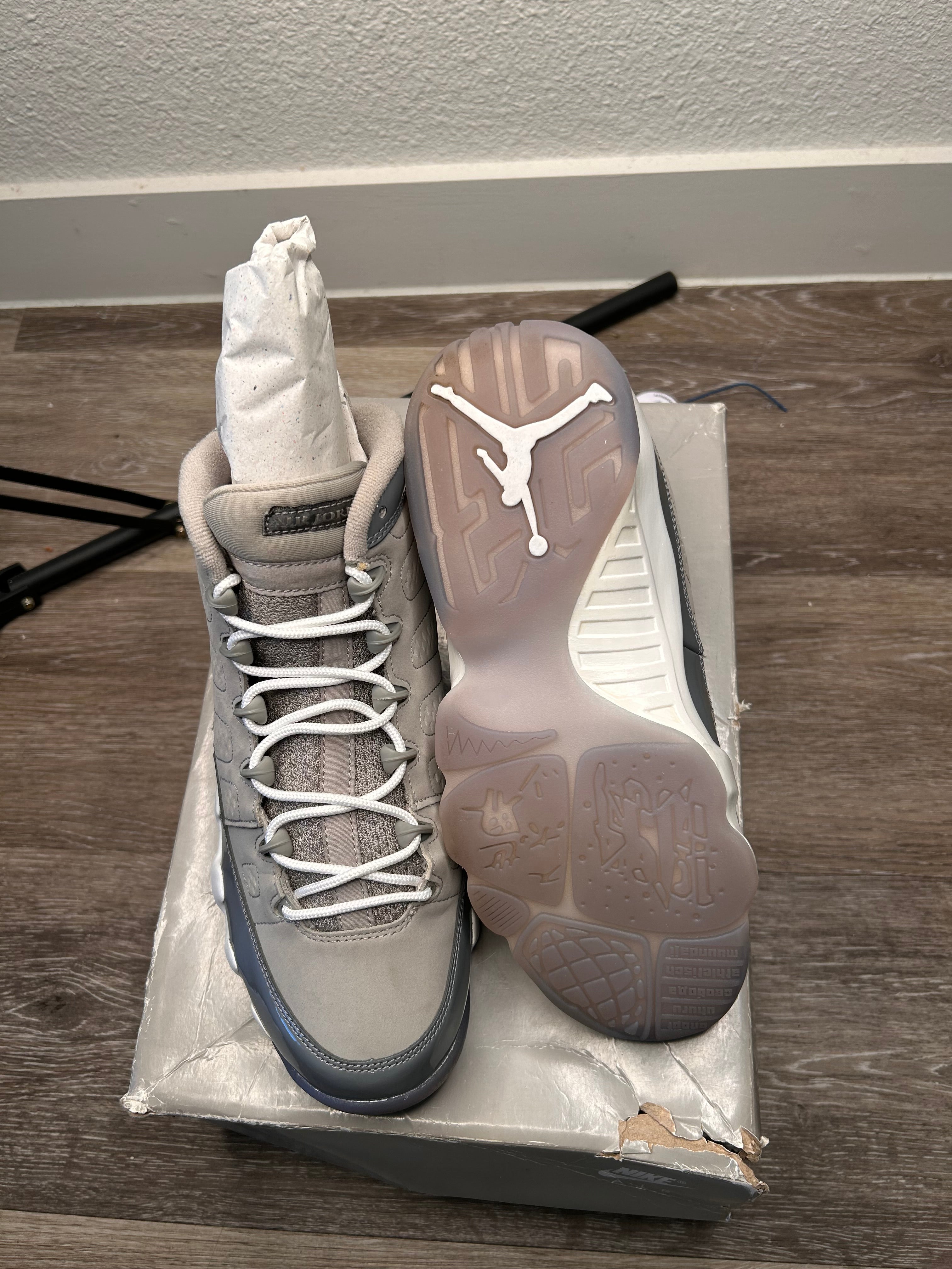 Nike (2025) Air Jordan 9 Retro (GS) Cool Grey HV4574-011 Size 7Y