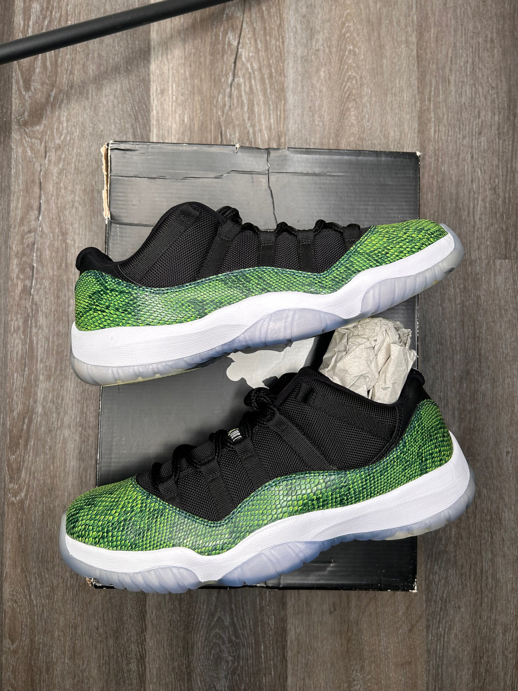 Nike air Jordan 11 XI low (2014) SNAKESKIN VOLT size 11