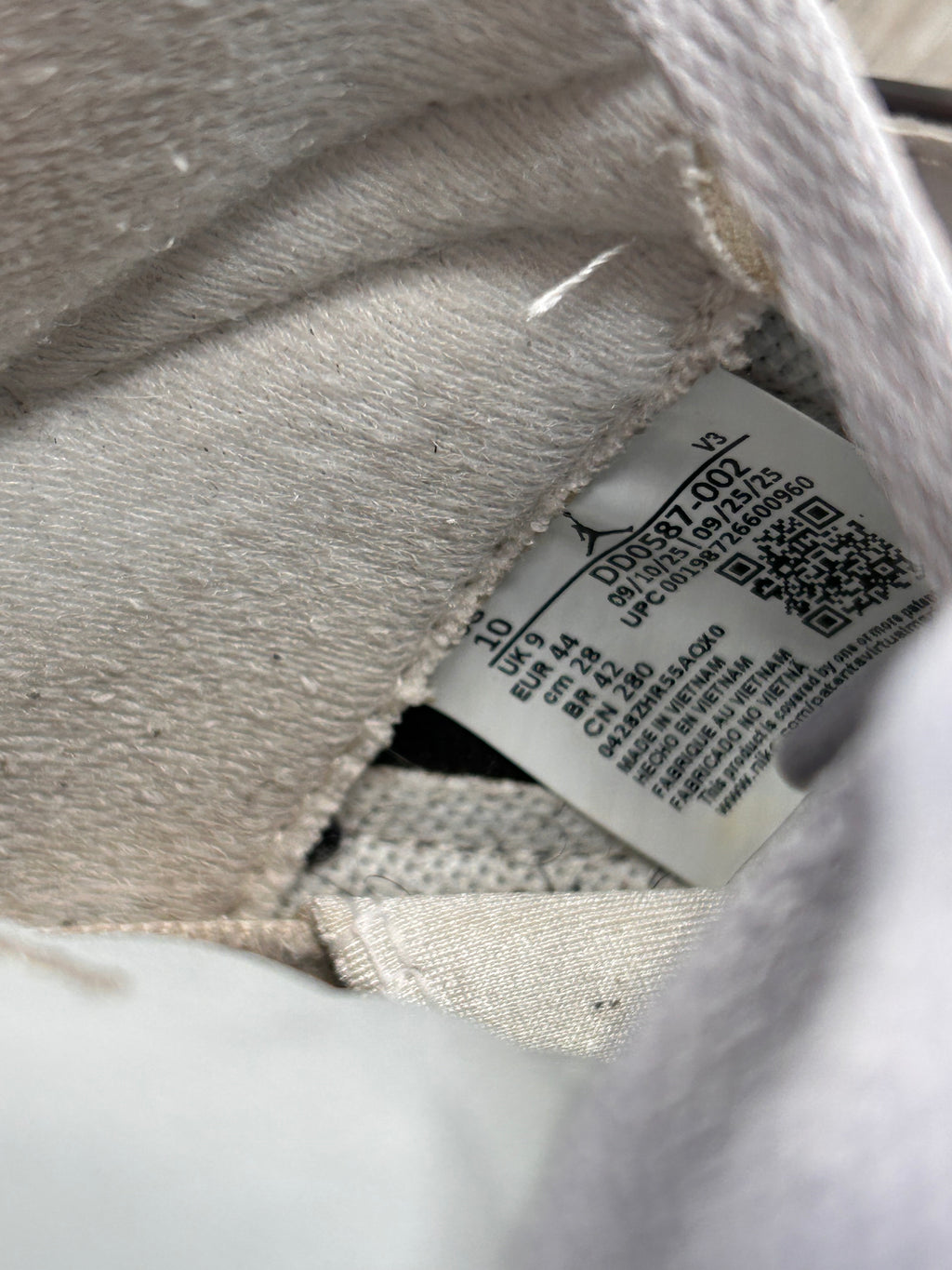 Size 10 Nike air Jordan retro 5 WOLF GREY (2026) men’s